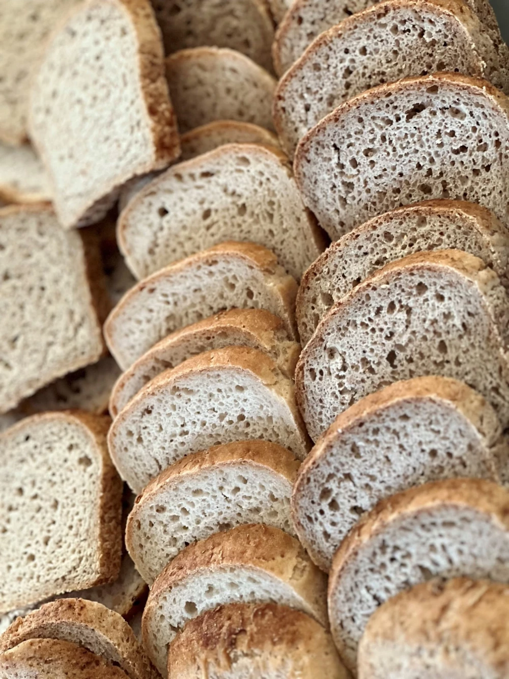 Naturalny bezglutenowy chleb: 5 minut w piekarniku